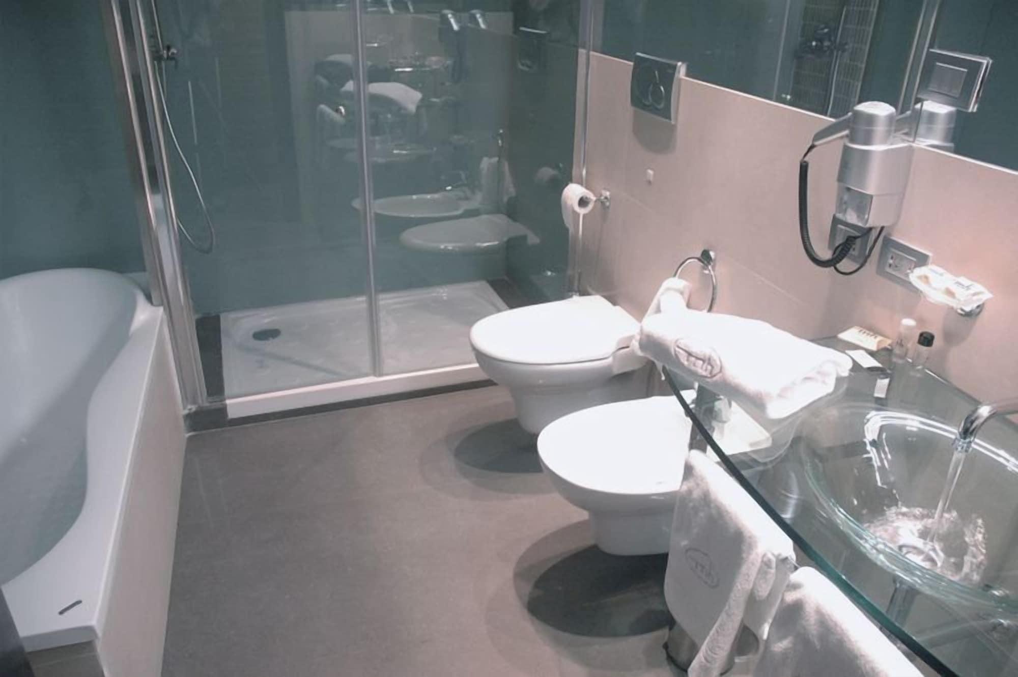 Mh Design Hotel Napoli Bagian luar foto
