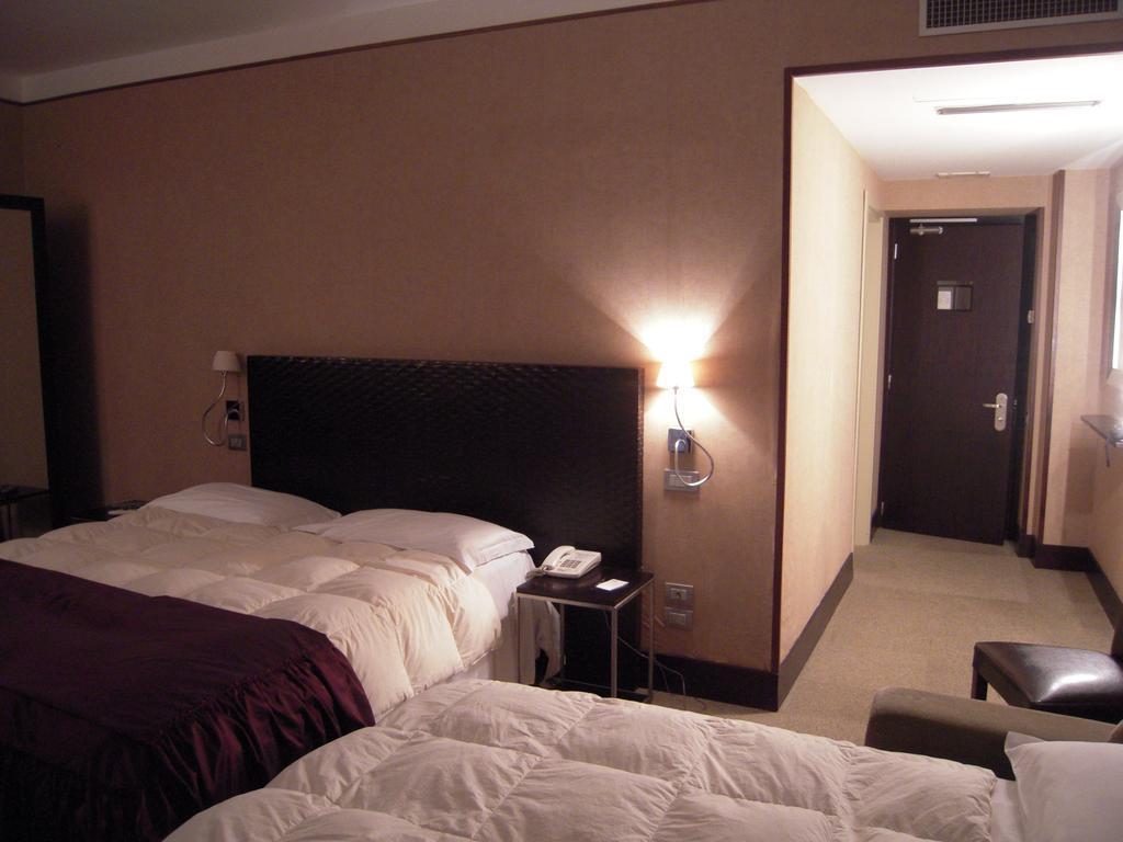 Mh Design Hotel Napoli Bagian luar foto
