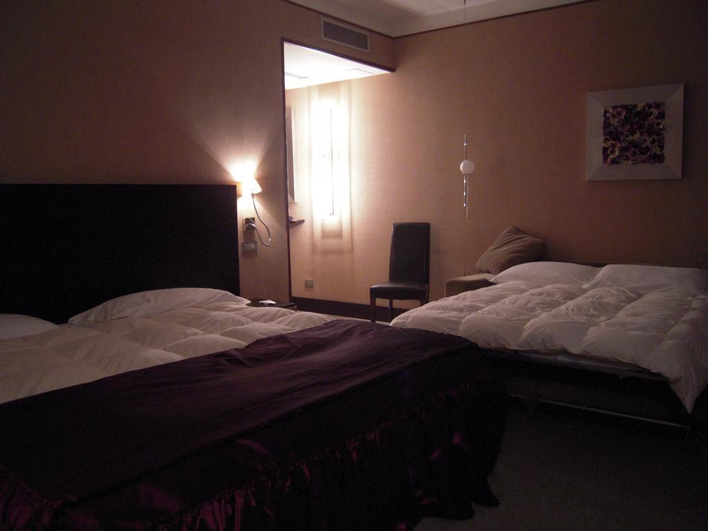 Mh Design Hotel Napoli Bagian luar foto
