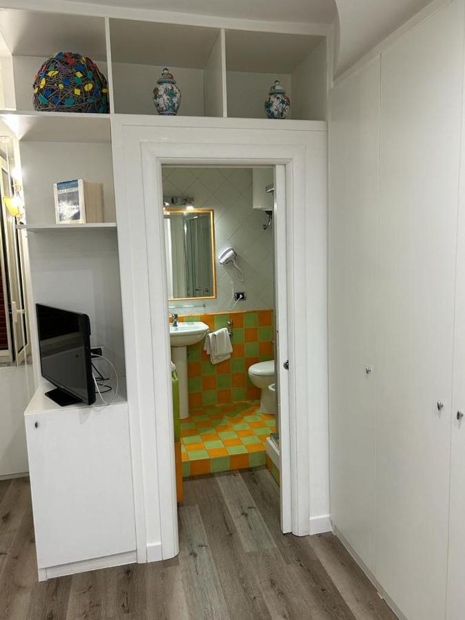 Mh Design Hotel Napoli Bagian luar foto