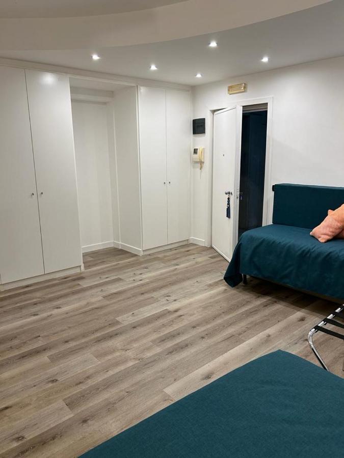 Mh Design Hotel Napoli Bagian luar foto