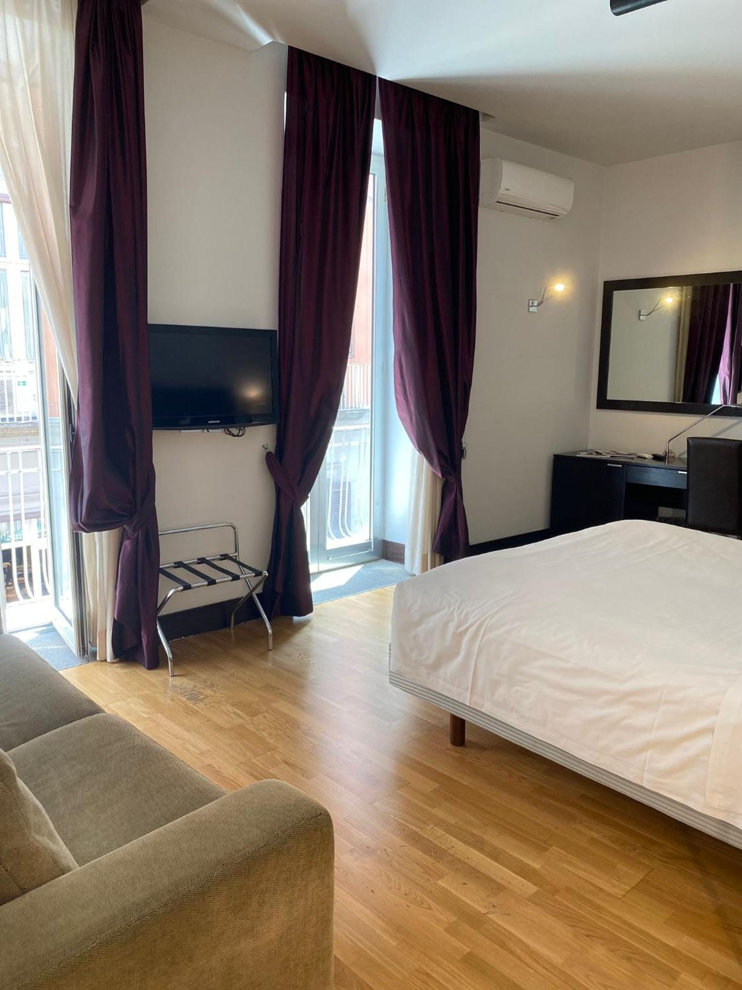 Mh Design Hotel Napoli Bagian luar foto