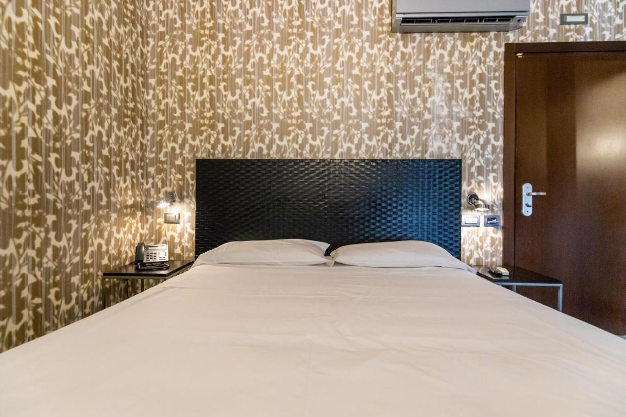 Mh Design Hotel Napoli Bagian luar foto