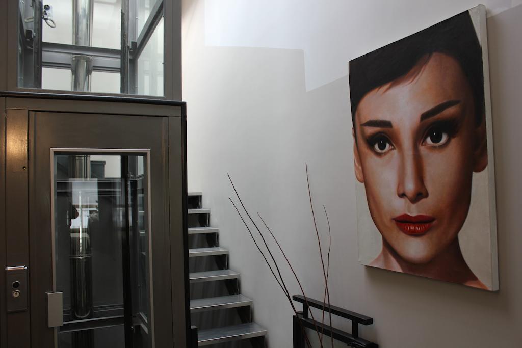 Mh Design Hotel Napoli Bagian luar foto