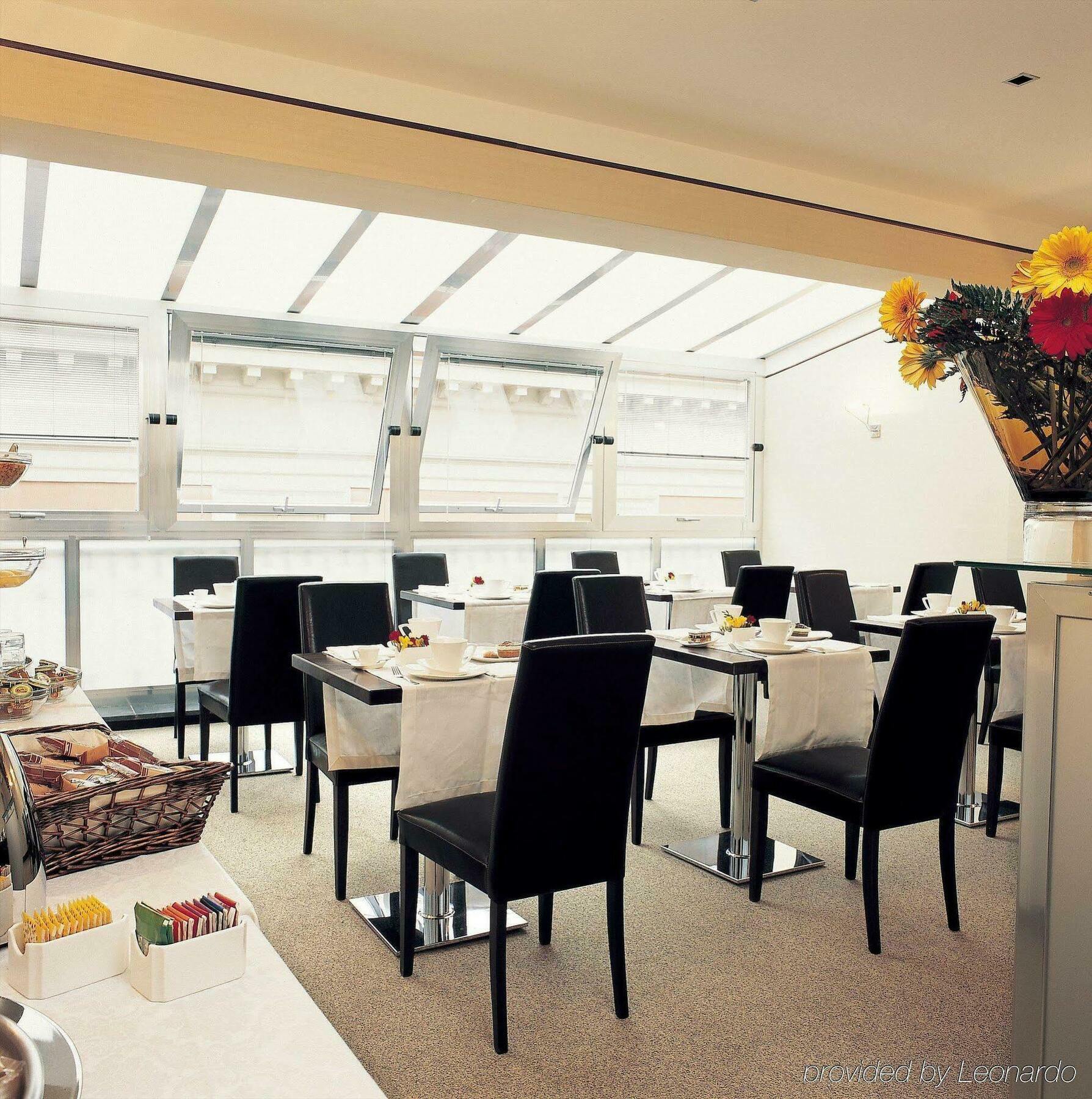 Mh Design Hotel Napoli Restoran foto